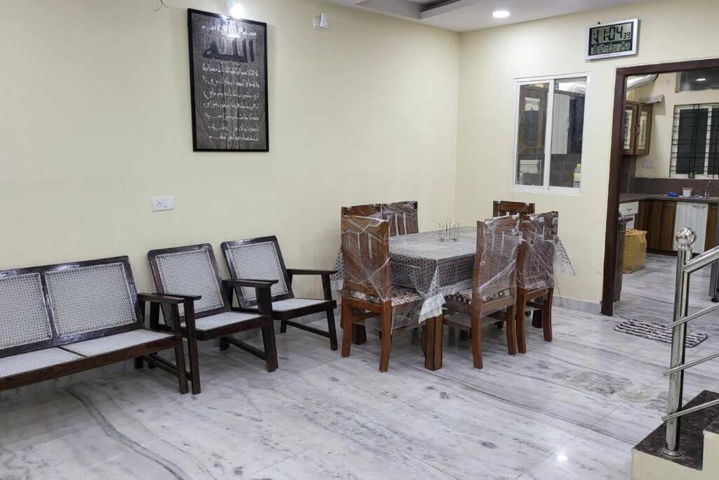Paramount Cozy Villa Hyderabad Esterno foto